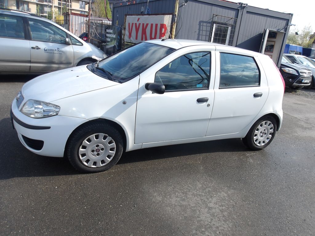 fiat-punto-1-4i-cr-1-majitelka - 1