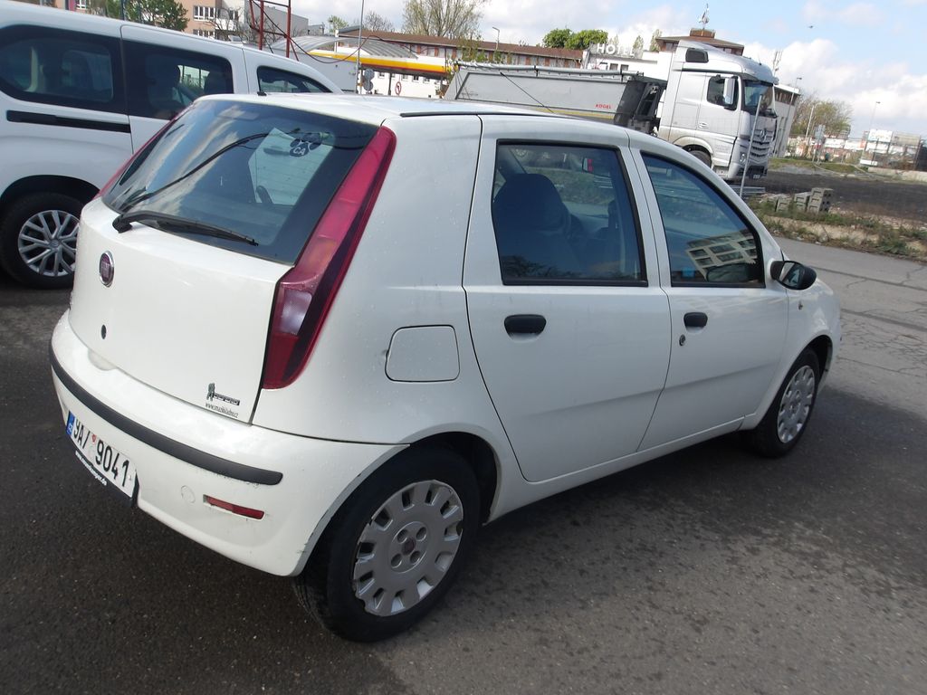 fiat-punto-1-4i-cr-1-majitelka - 7