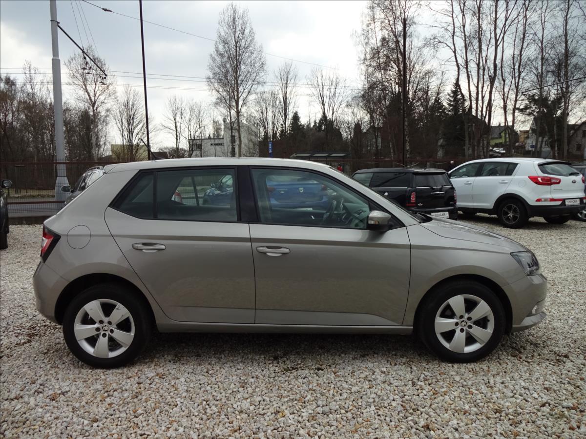 skoda-fabia-iii-1-0tsi-70-kw-style - 7