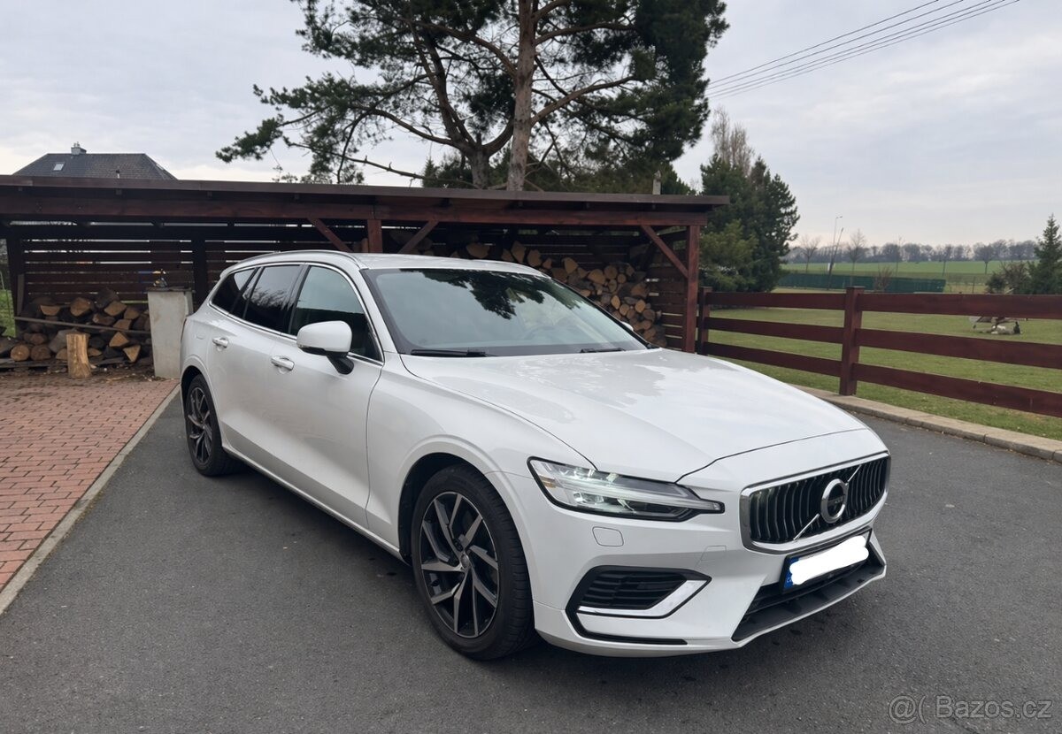 Volvo V60 T6 257kW 4x4 AWD / 2x sada ALU