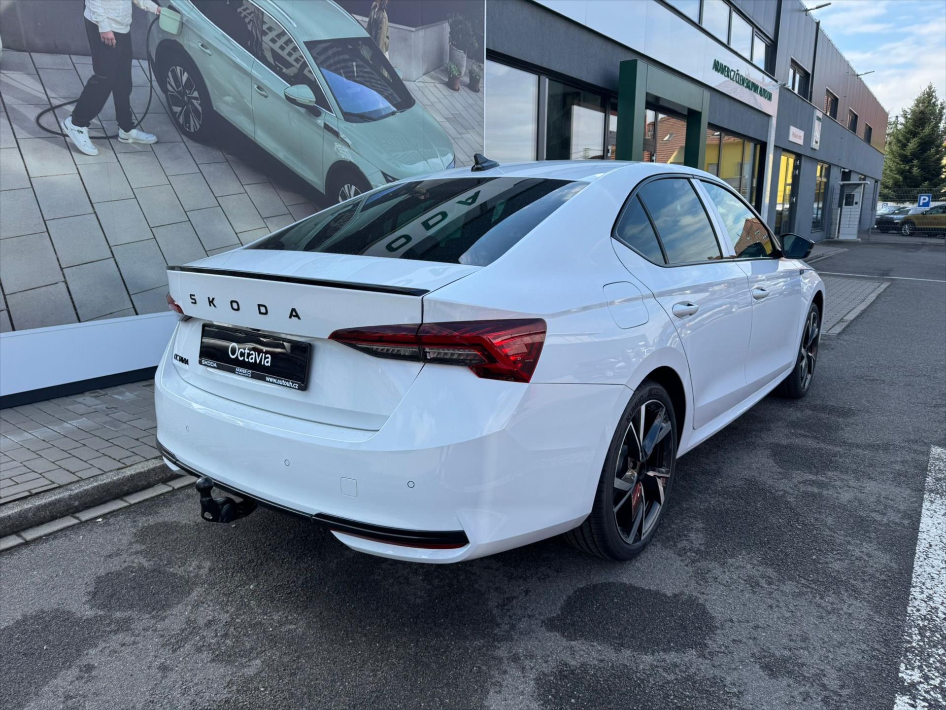 skoda-octavia-2-0-tdi-110-kw-sportline - 4