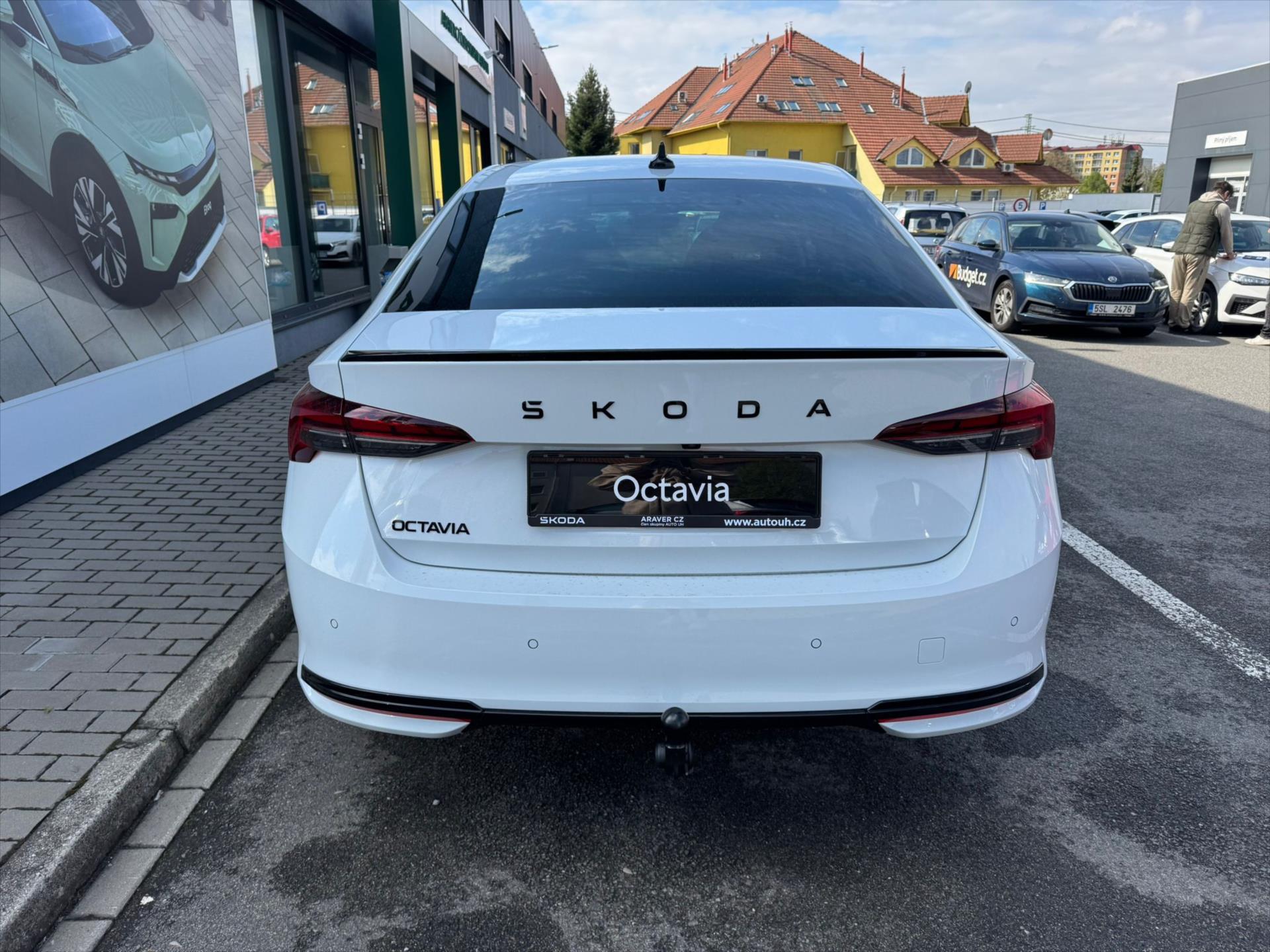 skoda-octavia-2-0-tdi-110-kw-sportline - 5