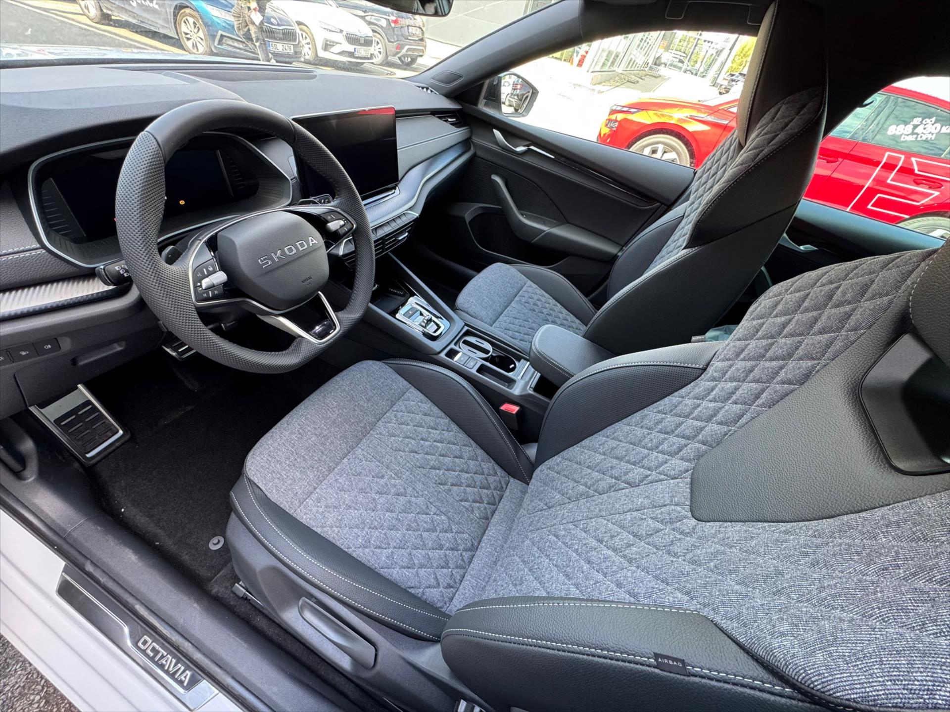 skoda-octavia-2-0-tdi-110-kw-sportline - 7