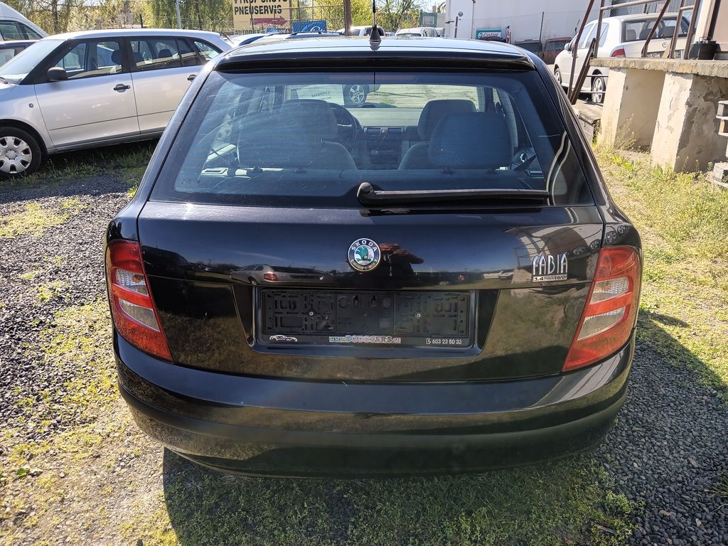 skoda-fabia-1-4-16v-comfort - 3
