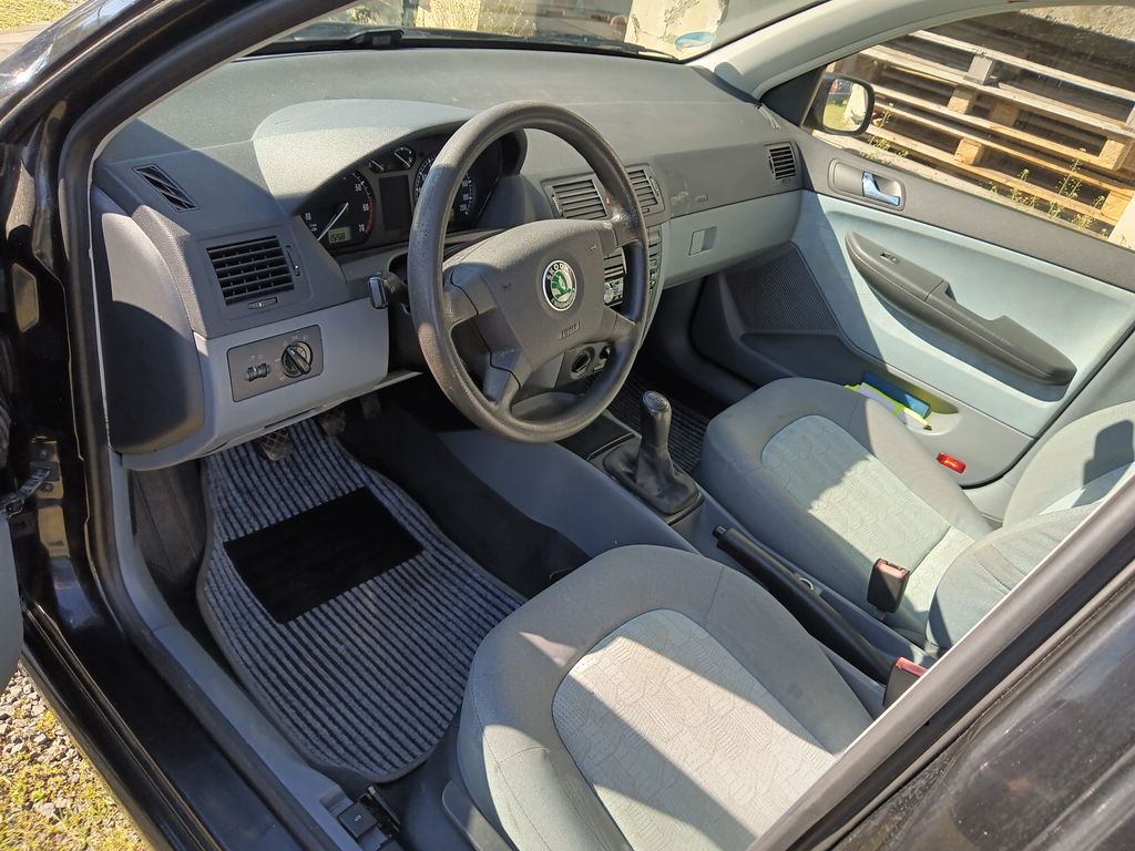 skoda-fabia-1-4-16v-comfort - 9