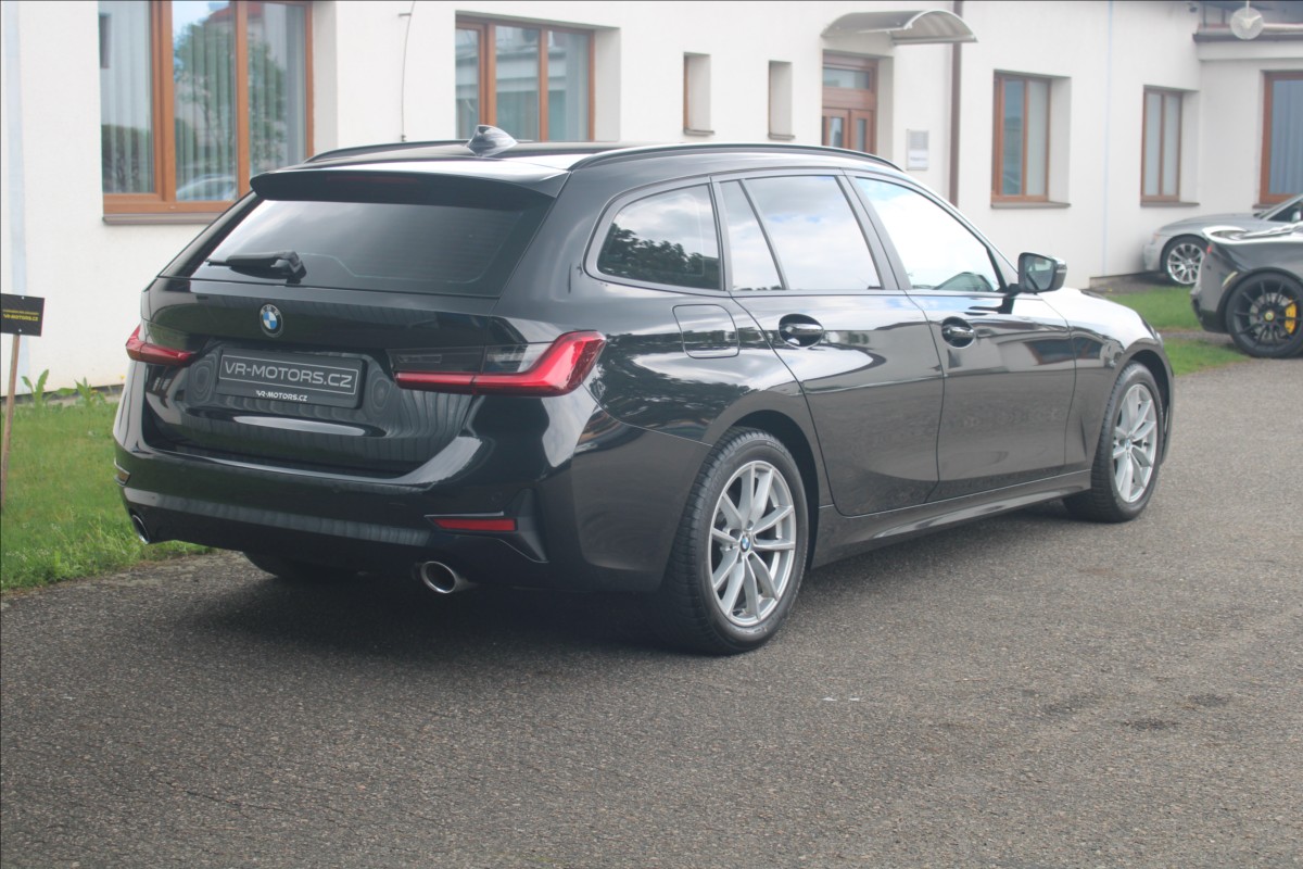 bmw-rada-3-320d-xdrivetouring-advantage - 3