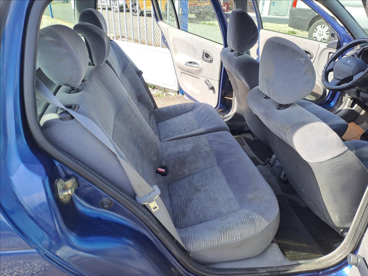 renault-megane-1-6-i-klima - 6