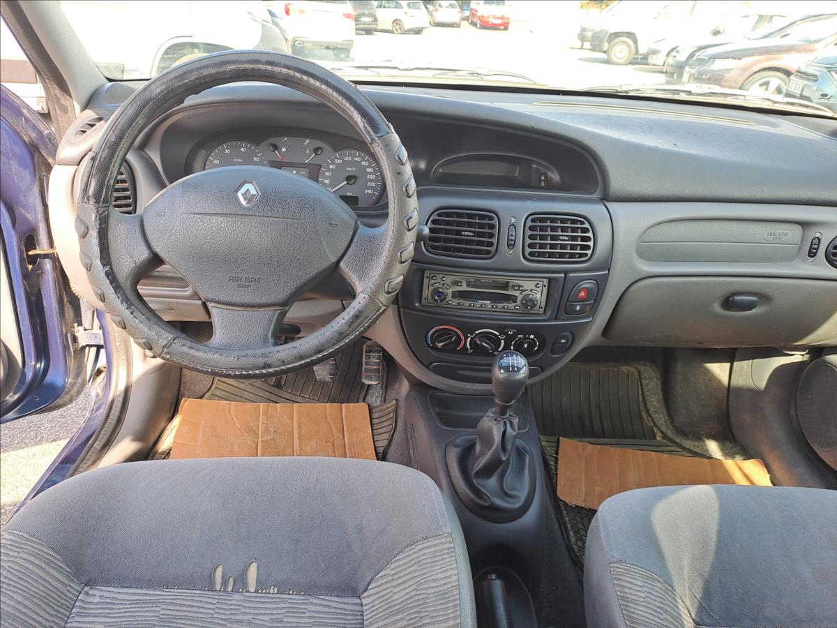 renault-megane-1-6-i-klima - 8