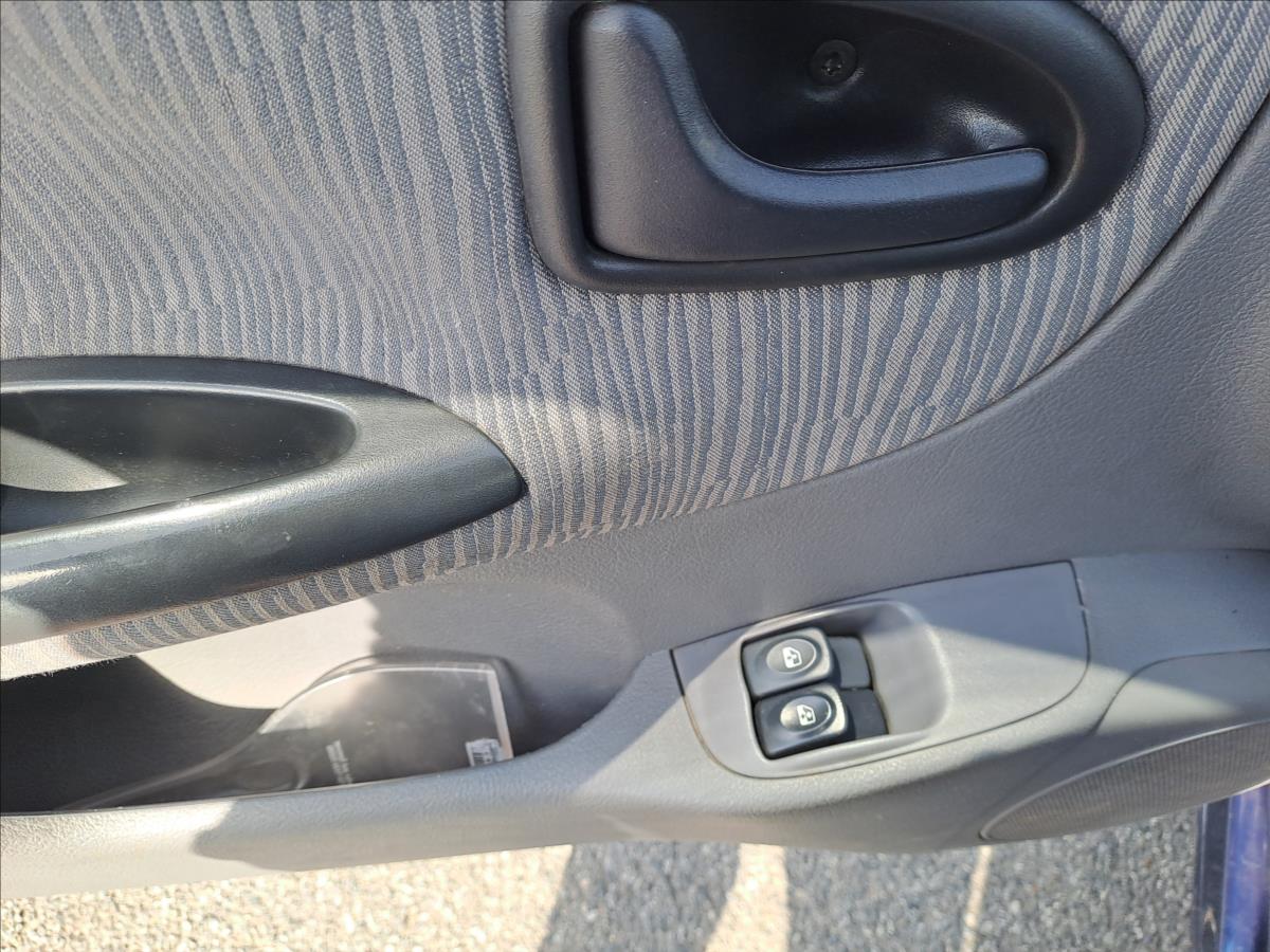 renault-megane-1-6-i-klima - 9