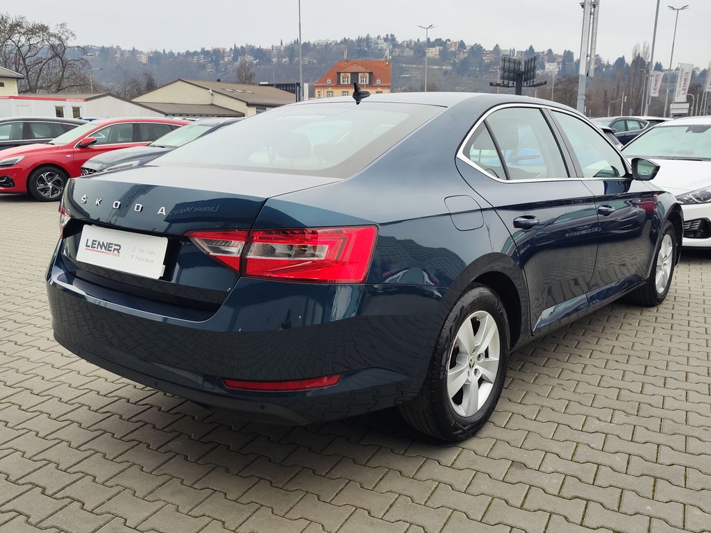 skoda-superb-1-5-tsi-110kw-ambition-dsg - 4
