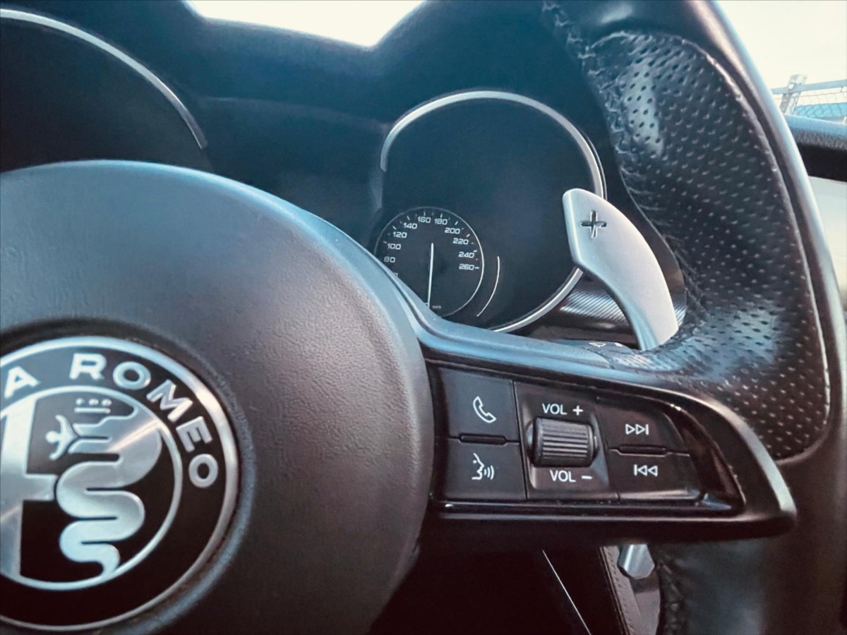 alfa-romeo-stelvio-2-1-jtdm-q4-veloce - 8