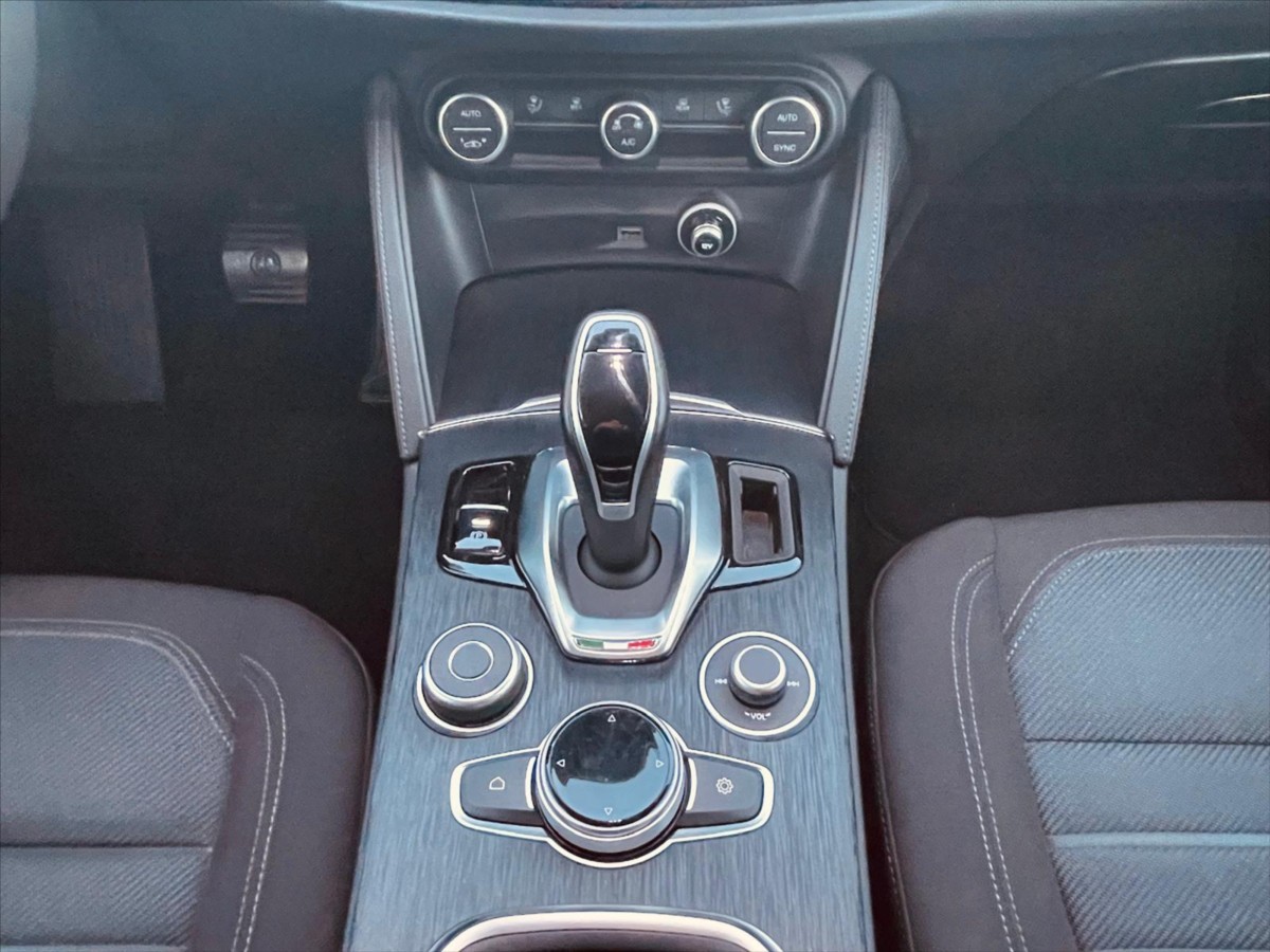 alfa-romeo-stelvio-2-1-jtd - 9