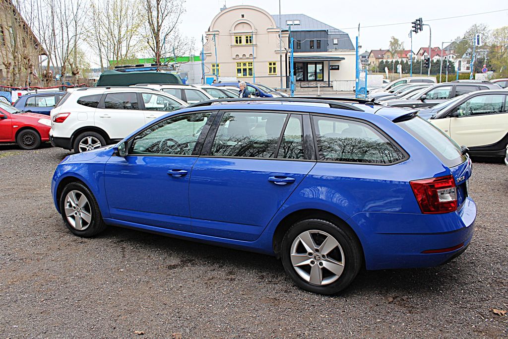 skoda-octavia-kombi-iii-fl-1-6-tdi-85-kw - 9