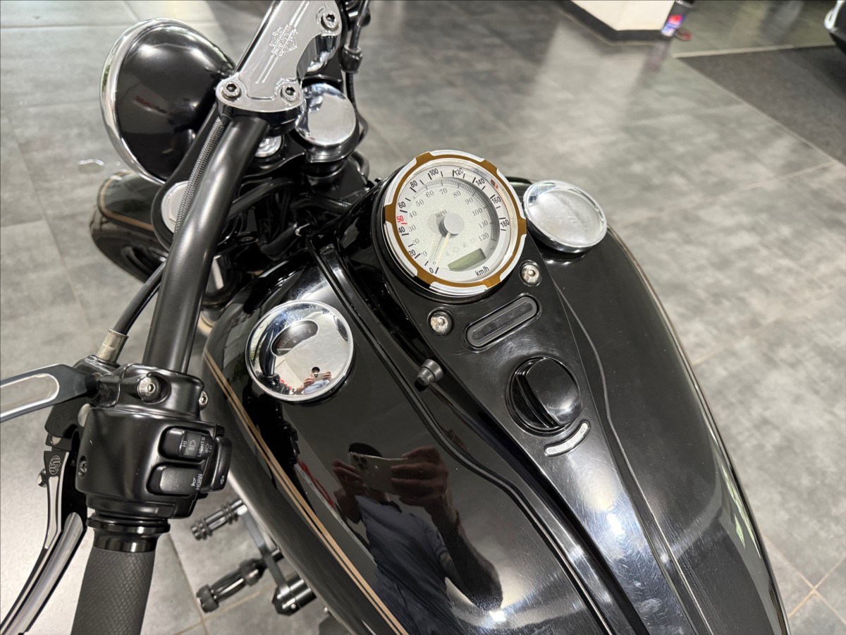 harley-davidson-1-6-street-bob - 4