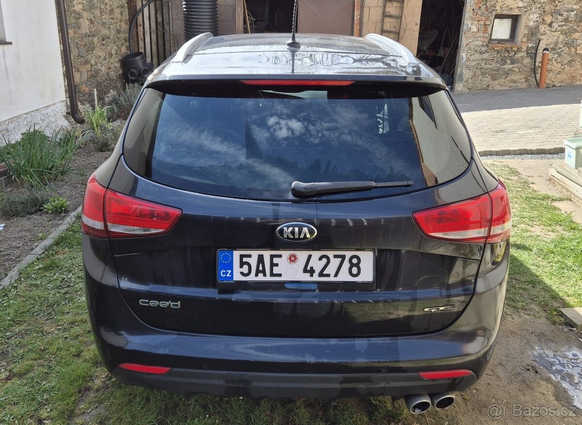 kia-ceed-1-6-crdi-100-kw - 6