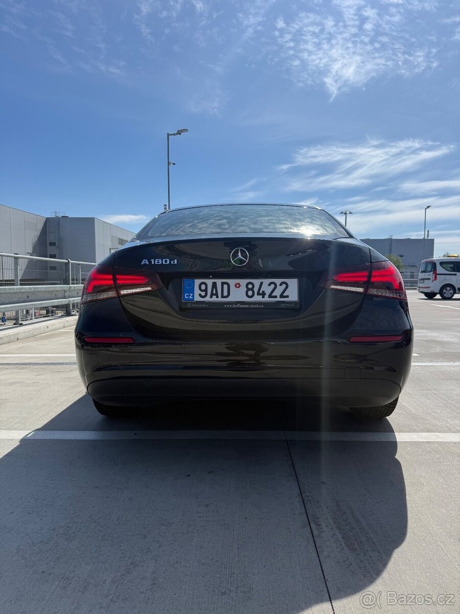 mercedes-benz-tridy-a-1-8-a180-d-sedan-2022-top-stav - 6