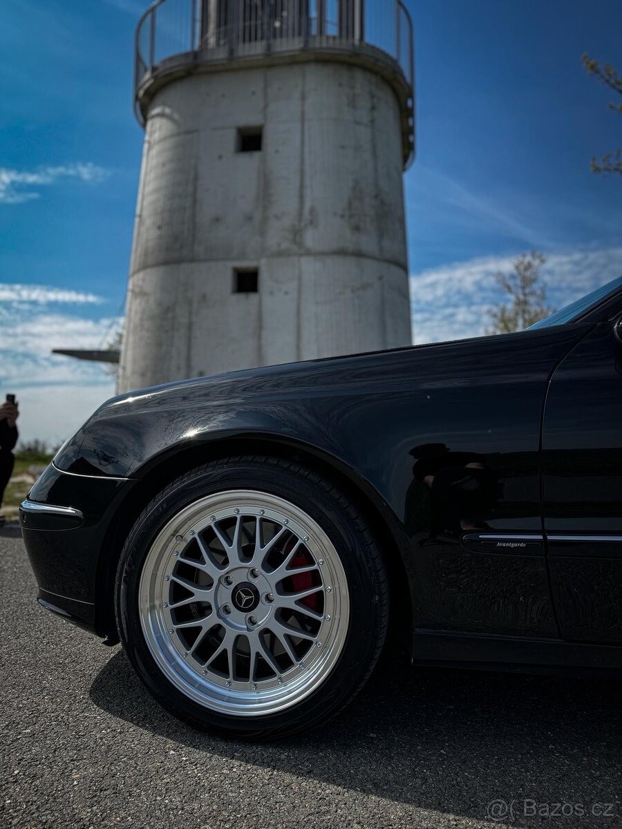 mercedes-benz-tridy-e-w211-e500 - 7