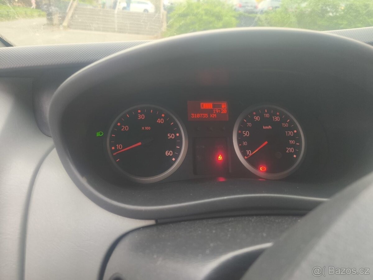 renault-trafic-2-0 - 2