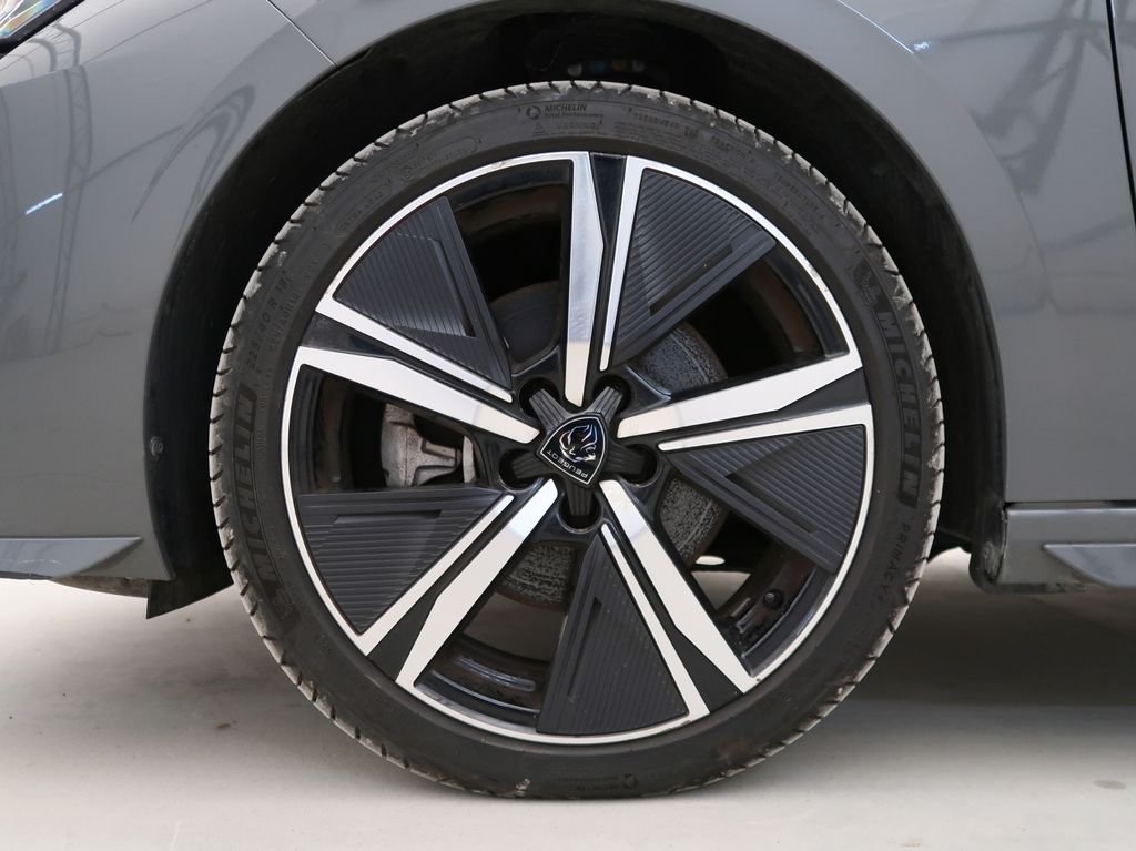 peugeot-308-1-2puretech-96kw-gt-at8-navi - 9