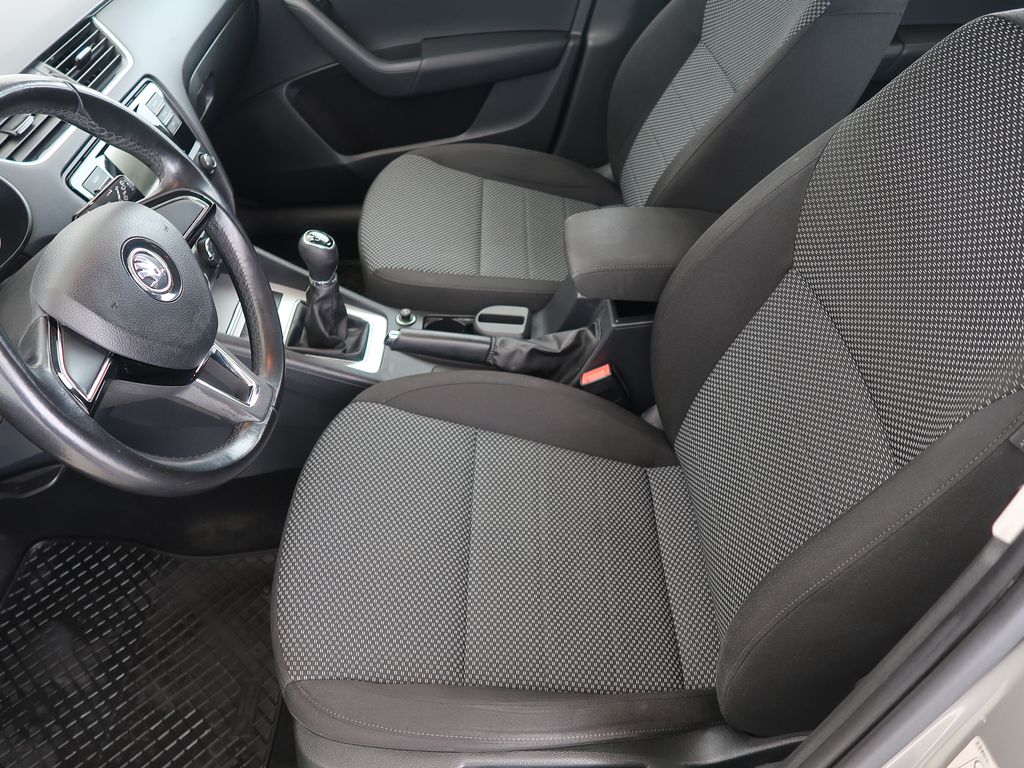 skoda-octavia-1-6tdi-81kw-cz-ambition - 8