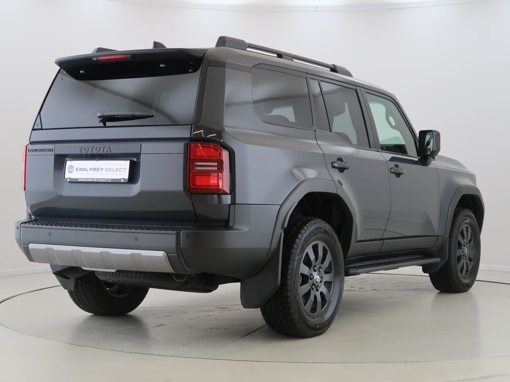 toyota-land-cruiser-2-8diesel-4x4-cz-invincible - 4