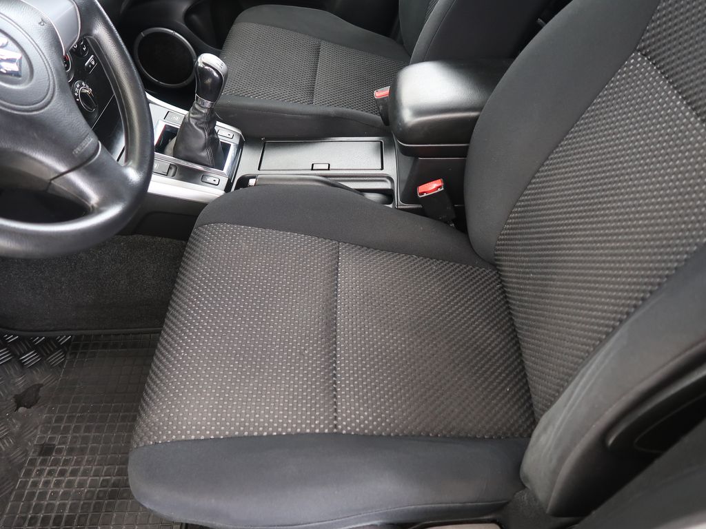 suzuki-grand-vitara-1-9ddis-4x4-95kw-cz-1maj - 8