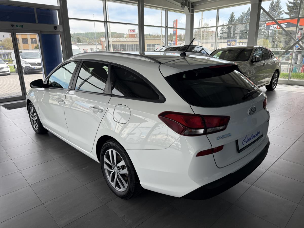 hyundai-i30-1-4-tgdi-103kw-go-cr-serviska - 3