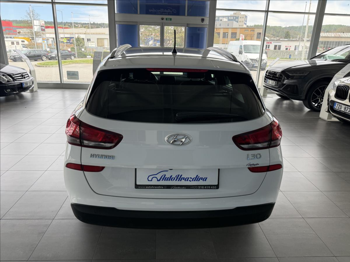 hyundai-i30-1-4-tgdi-103kw-go-cr-serviska - 4