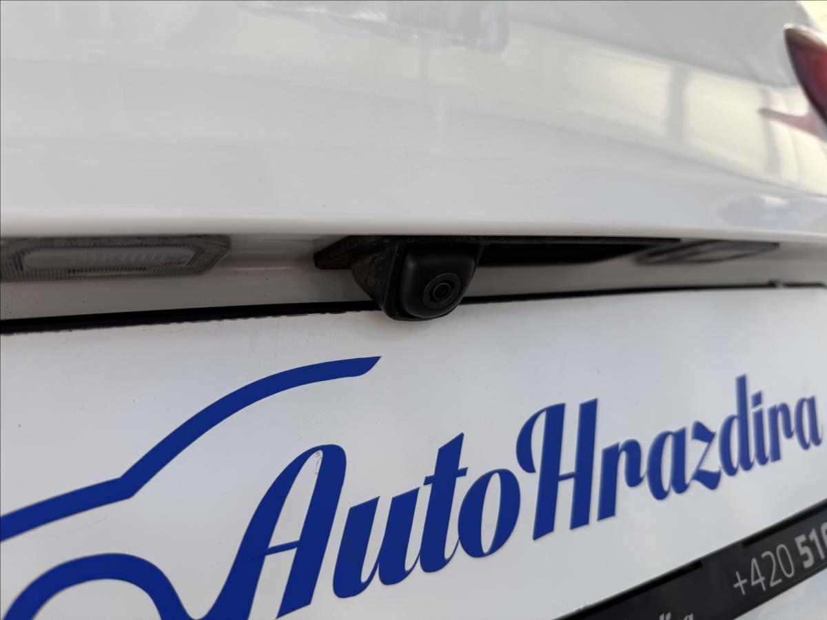 hyundai-i30-1-4-tgdi-103kw-go-cr-serviska - 8