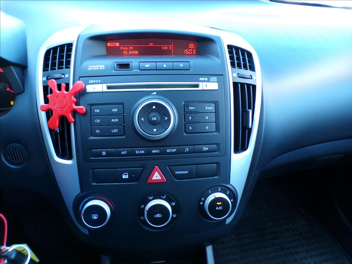 kia-ceed-1-4-16v-77kw - 8