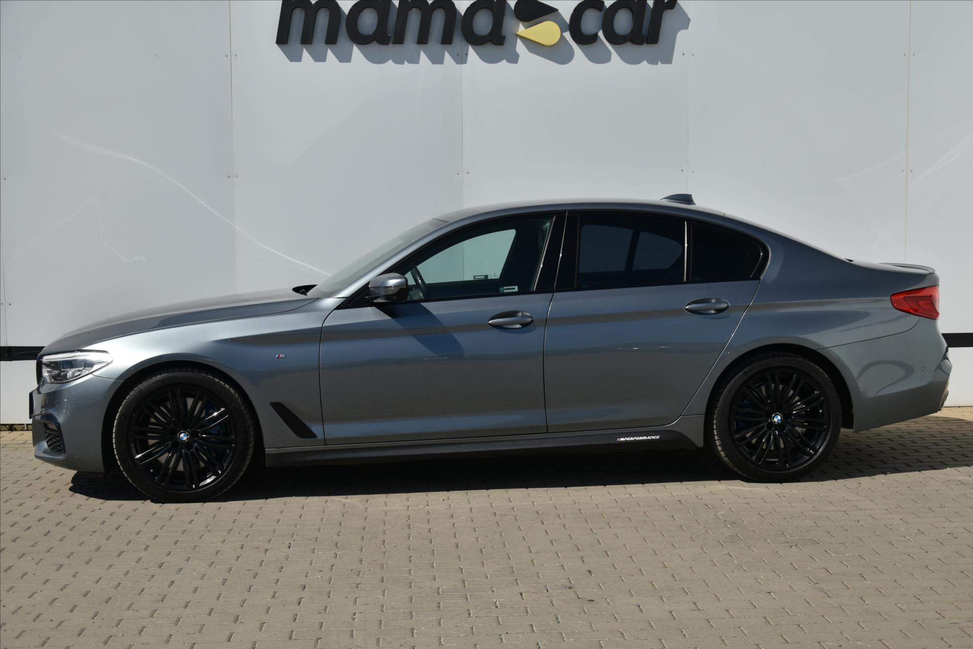 bmw-rada-5-540i-xdrive-250kw-m-paket-cr - 3