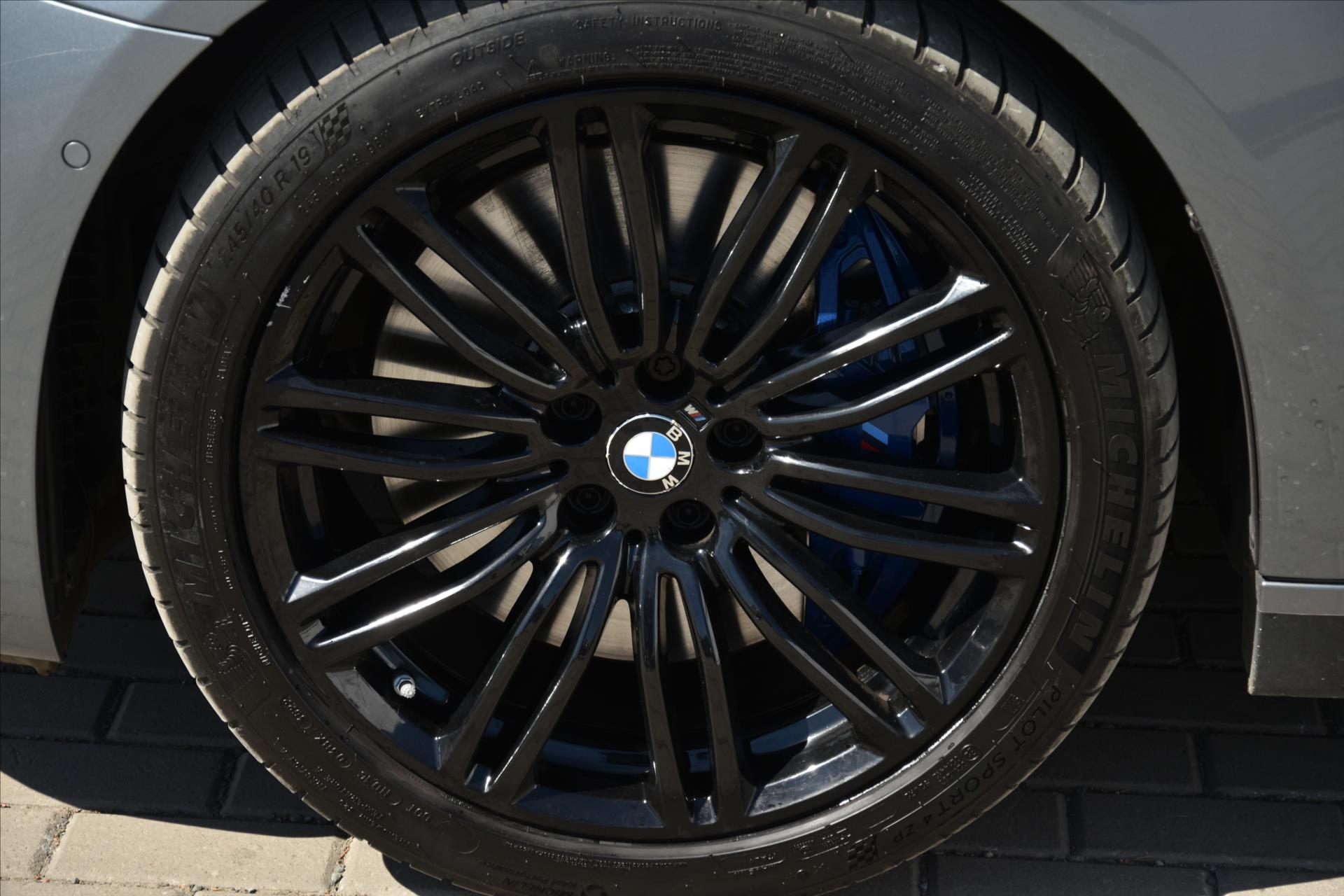 bmw-rada-5-540i-xdrive-250kw-m-paket-cr - 8