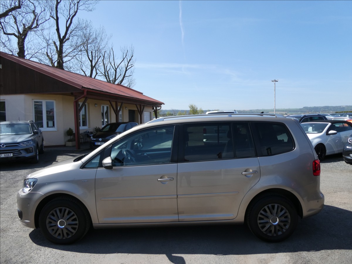 volkswagen-touran-1-6-tdi-life-7-mist-webasto - 5