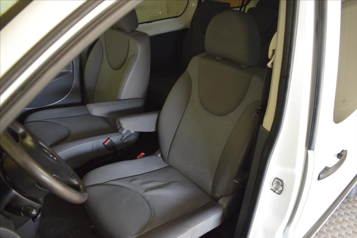 citroen-jumpy-2-0-hdi-8mist-po-servisu - 8