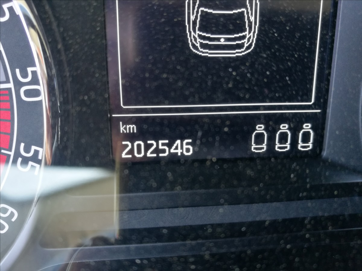 skoda-octavia-1-6-tdi-1-majitel-kombi - 6