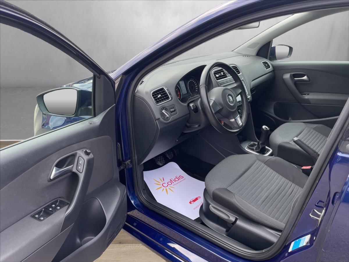 volkswagen-polo-1-2-12v-44kw-klima-alu-esp-bez-koroze-po-servise-83-137km - 9