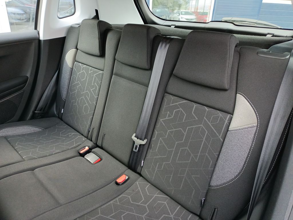 peugeot-2008-active-1-2-pt-110k-man6 - 4