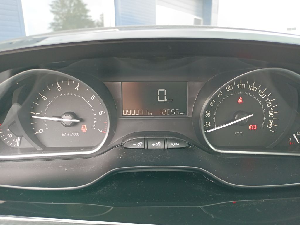 peugeot-2008-active-1-2-pt-110k-man6 - 6