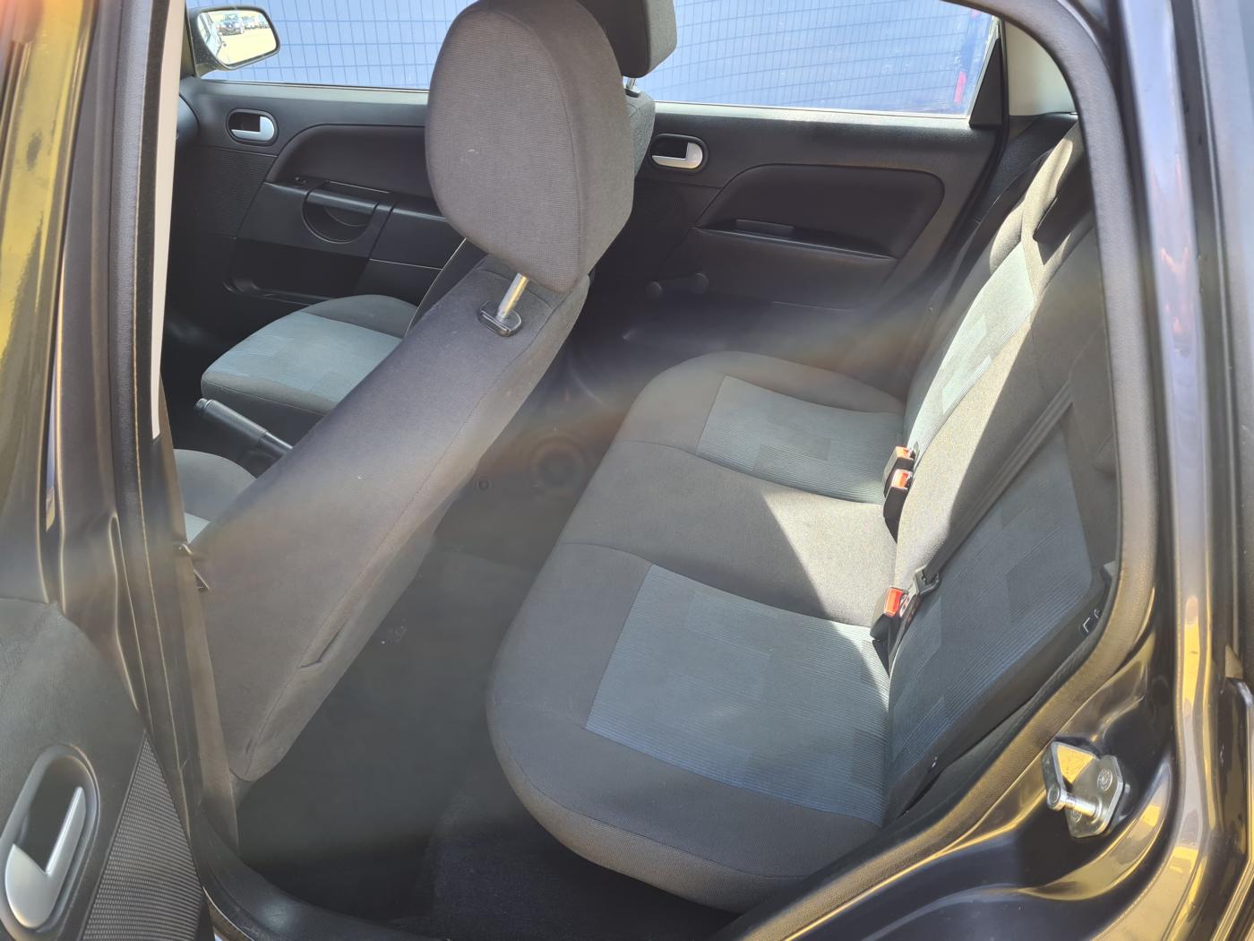 ford-fiesta-1-4-59kw-cross - 9