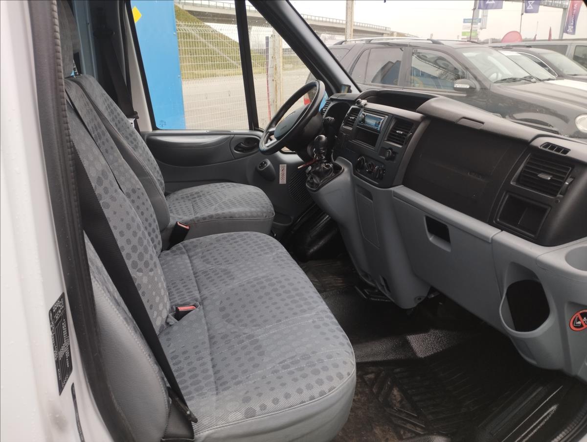 ford-transit-2-2-tdci-9-mist-6-rychlosti - 7