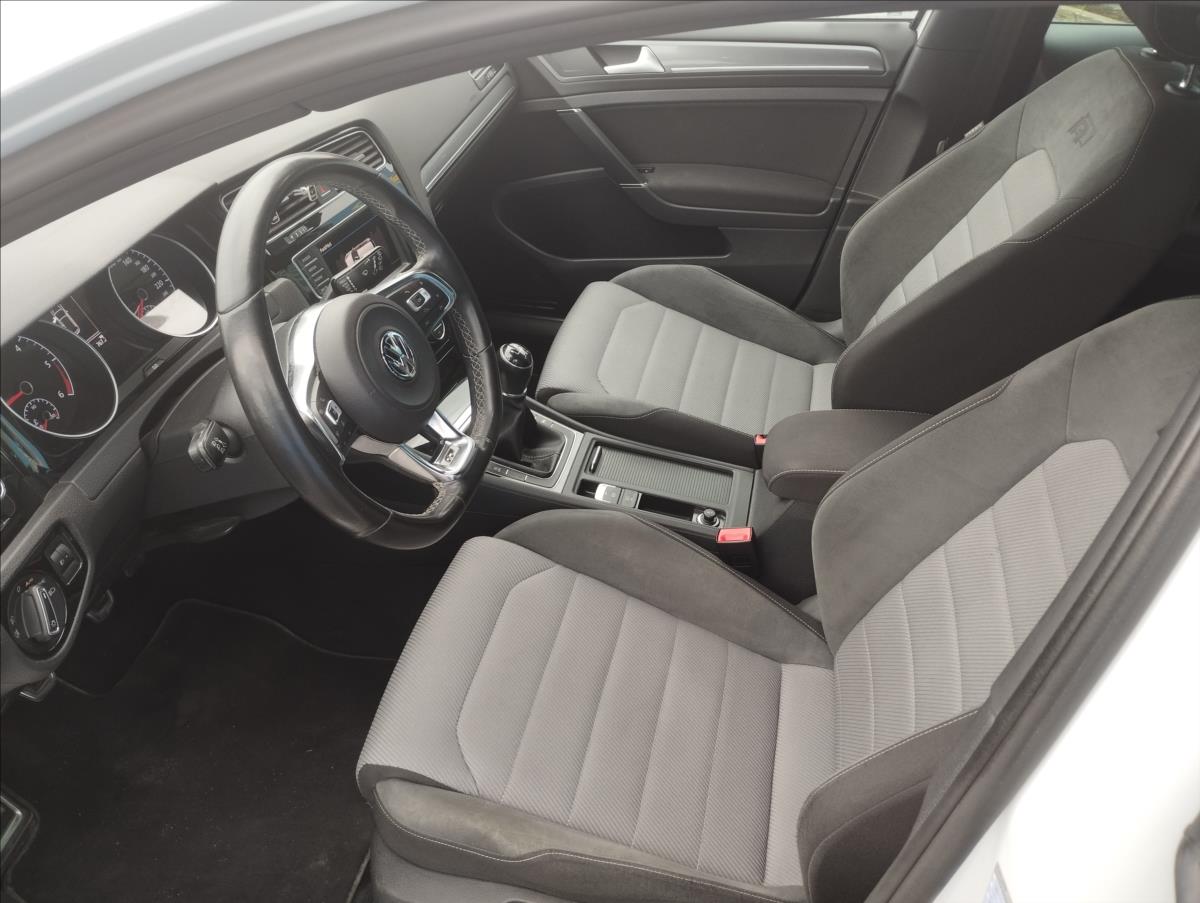 volkswagen-golf-2-0-tdi-110kw-r-line - 6