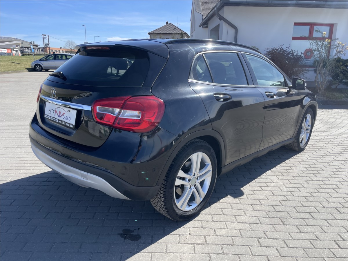 mercedes-benz-gla-2-2-cdi-100kw-bez-koroze-po-stk - 3