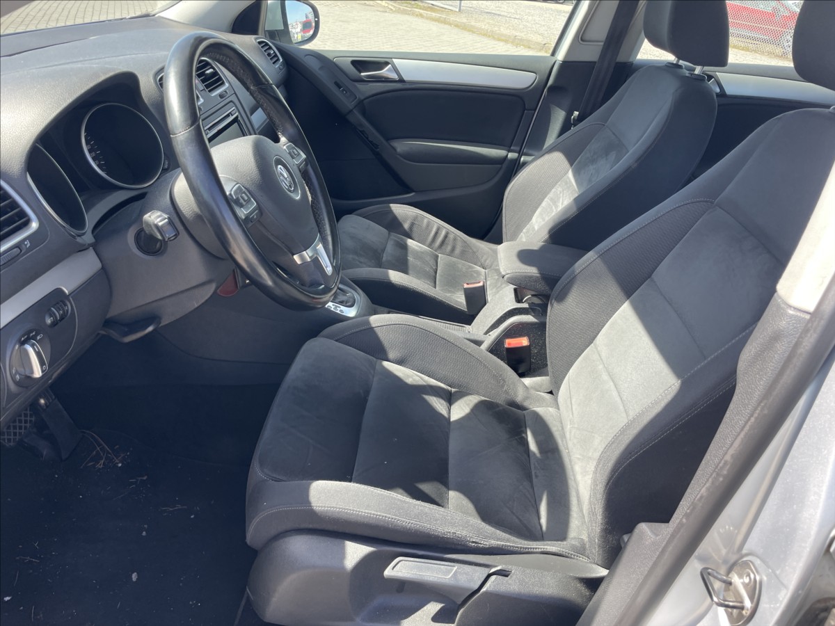 volkswagen-golf-2-0-tdi-140cv-dsg-highline-bez-koroze - 6