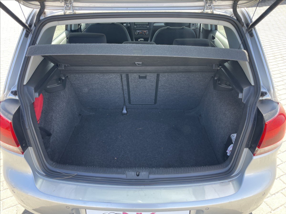 volkswagen-golf-2-0-tdi-140cv-dsg-highline-bez-koroze - 8