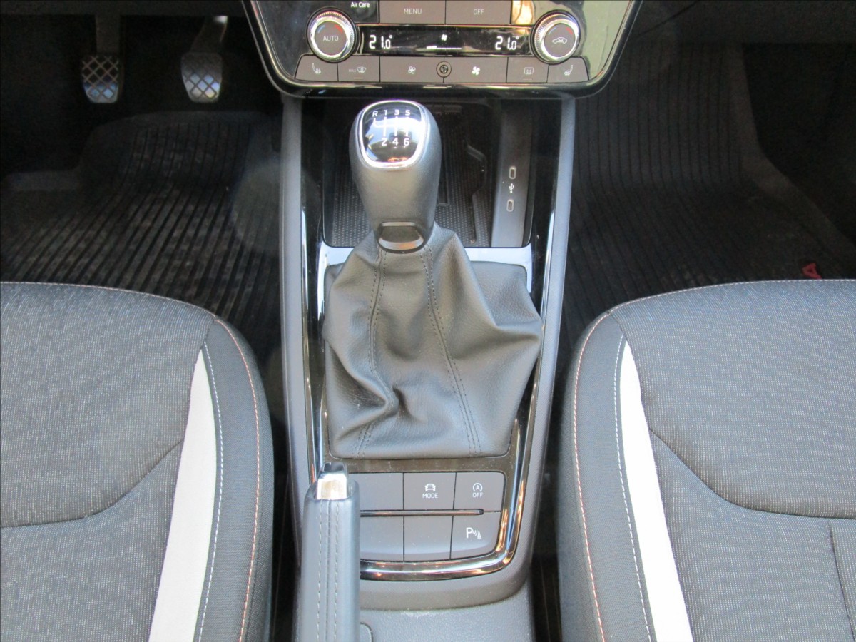 skoda-scala-1-0tsi-130-let-premium-1-maj - 9
