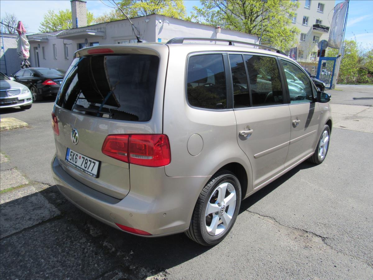 volkswagen-touran-1-4-tsi-103kw-dsg-match - 3