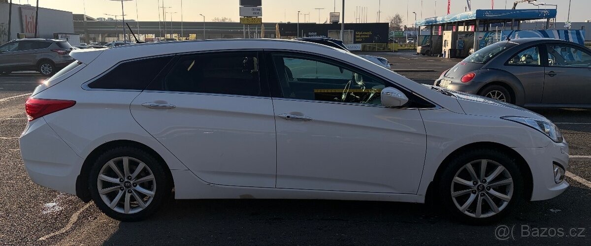 hyundai-i40-1-7-100kw-220tkm-bila-automat - 4