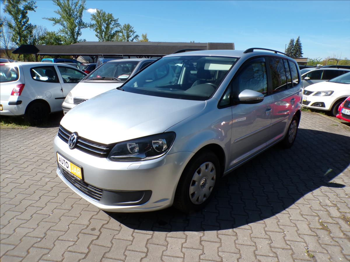 volkswagen-touran-1-6-tdi-dsg - 1