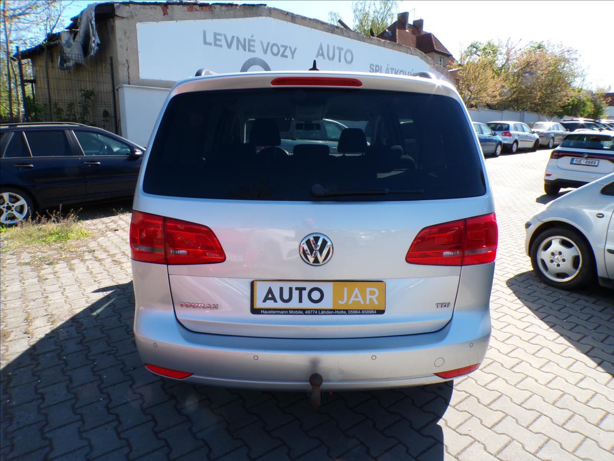 volkswagen-touran-1-6-tdi-dsg - 5