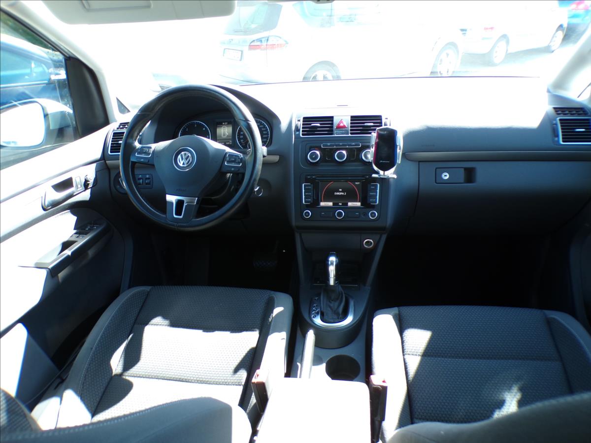 volkswagen-touran-1-6-tdi-dsg - 6